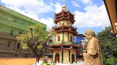  Cận cảnh ngôi chùa có tháp bằng gốm cao nhất Việt Nam