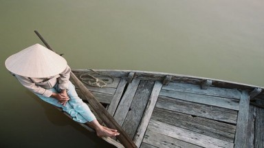  "Người lái đò Hội An":  Ảnh đẹp nhất National Geographic tháng 11