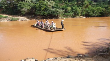     Đánh cược "tính mạng" trên những chuyến đò