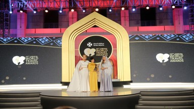  Sun World Ba Na Hills sở hữu “Hệ thống cáp treo hàng đầu thế giới” được World Travel Awards vinh danh