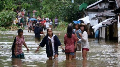  Bão Kai-Tak suy yếu khi vào miền trung Philippines