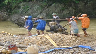  Ai đã tiếp tay cho “vàng tặc”?