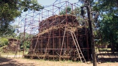  Tháp Mỹ Sơn đứng trước nguy cơ sụp đổ