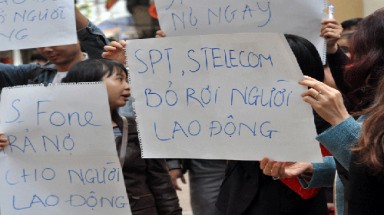     S-Fone “cháy túi”, ôm nợ