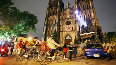  Lung linh chờ Giáng sinh cùng Hà Nội - Sài Gòn 