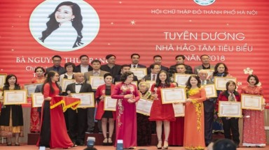 Vinh danh bà chủ lô mỹ phẩm 11 tỷ đồng nghi hàng giả, Chủ tịch Hội CTĐ Hà Nội nói gì?