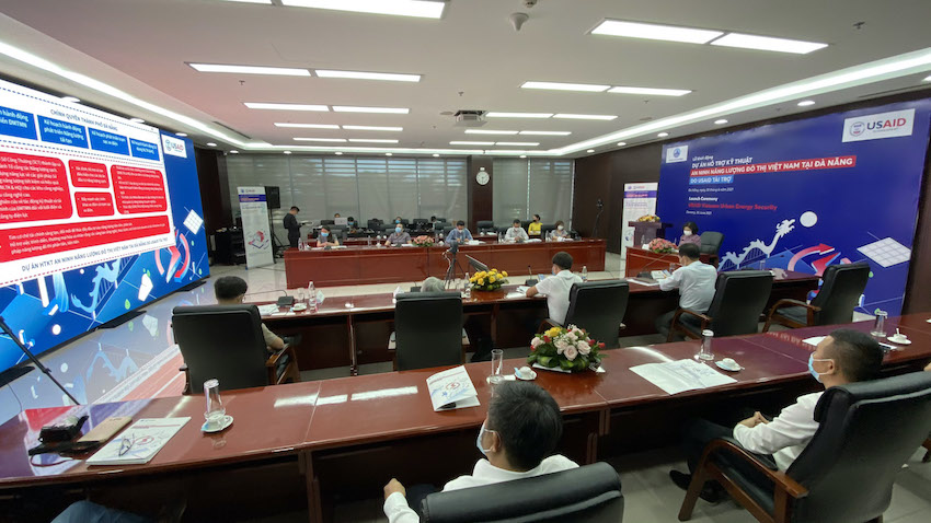 USAID[-]hợp[-]tác[-]với[-]chính[-]quyền[-]thành[-]phố[-]Đà[-]Nẵng[-]thúc[-]đẩy[-]phát[-]triển[-]năng[-]lượng[-]tái[-]tạo[-]và[-]các[-]giải[-]pháp[-]sử[-]dụng[-]năng[-]lượng[-]hiệu[-]quả