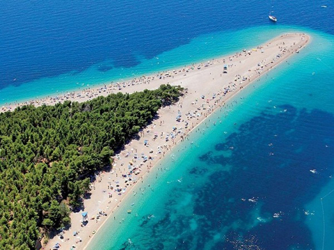 Bãi[-]biển[-]Zlatni[-]Rat.