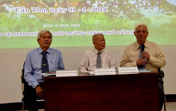 Hội[-]thảo[-]Bảo[-]tồn[-]và[-]phát[-]huy[-]giá[-]trị[-]Cây[-]Di[-]sản[-]Việt[-]Nam[-]ở[-]Đồng[-]bằng[-]sông[-]Cửu[-]Long
