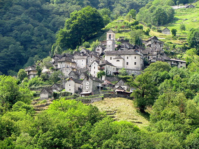 [-]Ngôi[-]làng[-]chỉ[-]có[-]13[-]người[-]sắp[-]trở[-]thành[-]khách[-]sạn