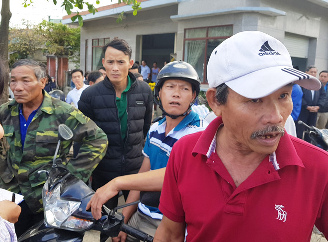 Nhà[-]máy[-]thép[-]gây[-]ô[-]nhiễm,[-]dân[-]từ[-]chối[-]đối[-]thoại[-]với[-]lãnh[-]đạo[-]Đà[-]Nẵng