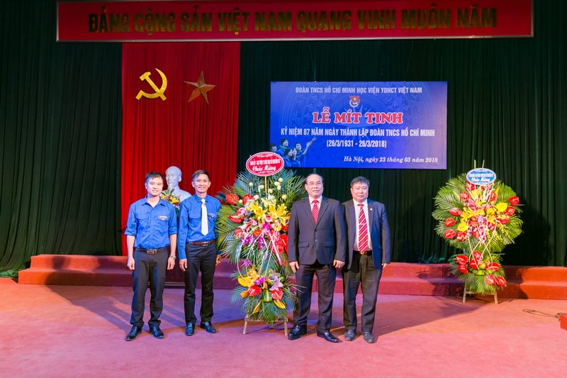 Đoàn[-]Thanh[-]niên[-]Học[-]viện[-]Y[-]Dược[-]học[-]cổ[-]truyền:[-]Phát[-]huy[-]tinh[-]thần[-]xung[-]kích[-]của[-]tuổi[-]trẻ