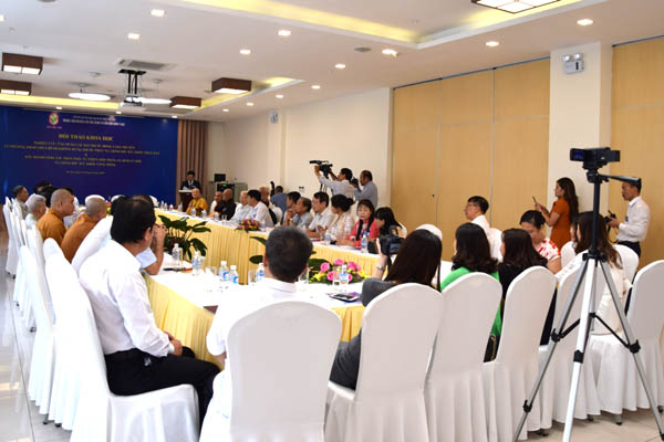 Chia[-]sẻ[-]kinh[-]nghiệm[-]nghiên[-]cứu,[-]ứng[-]dụng[-]các[-]bài[-]thuốc[-]Đông[-]y[-]gia[-]truyền[-]phục[-]vụ[-]chăm[-]sóc[-]sức[-]khỏe[-]nhân[-]dân[-]