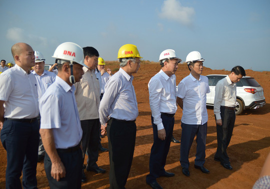 Bộ[-]Công[-]Thương[-]sẽ[-]đề[-]xuất[-]mở[-]rộng[-]khai[-]thác[-]bauxite[-]ở[-]Tây[-]Nguyên