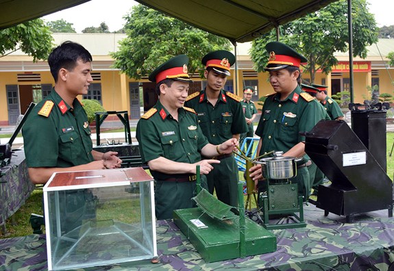 Chung[-]tay[-]bảo[-]vệ[-]môi[-]trường:Tiểu[-]đoàn[-]Vận[-]Tải[-]752[-]làm[-]tốt[-]nhiệm[-]vụ[-]chuyên[-]môn,[-]xây[-]dựng[-]doanh[-]trại[-]chính[-]quy,[-]xanh,[-]sạch,[-]đẹp