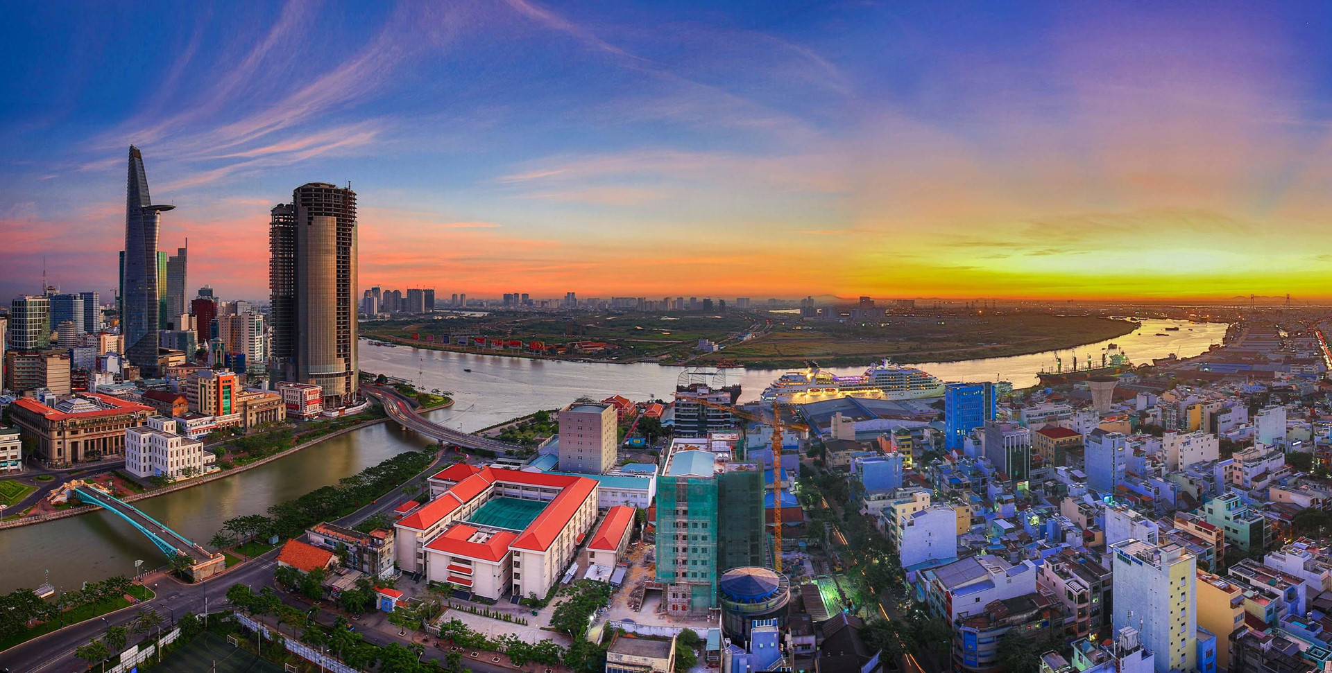 Sài[-]Gòn[-]đẹp[-]lạ[-]thường[-]trong[-]bộ[-]ảnh[-]chụp[-]từ[-]trên[-]cao