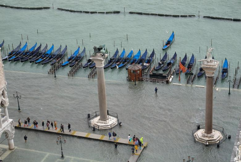 Venice[-]ngập[-]úng[-]bất[-]thường,[-]nghiêm[-]trọng[-]nhất[-]thập[-]kỷ