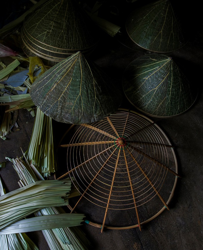 Nón[-]lá[-]sen[-]xứ[-]Huế[-]cuốn[-]hút[-]từ[-]ánh[-]nhìn[-]đầu[-]tiên