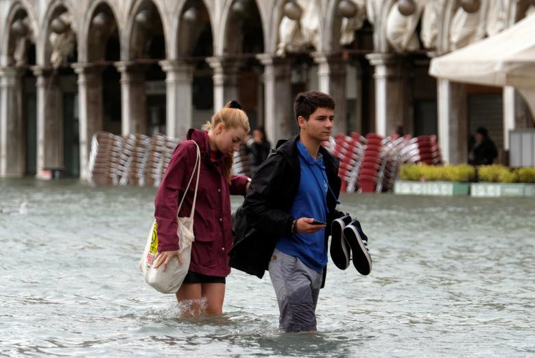 Venice[-]ngập[-]úng[-]bất[-]thường,[-]nghiêm[-]trọng[-]nhất[-]thập[-]kỷ