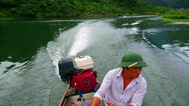 Có[-]một[-]dòng[-]sông[-]được[-]sinh[-]tồn