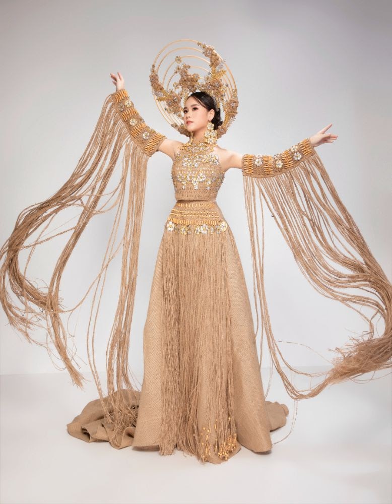 Bella[-]Vũ[-]Huyền[-]Diệu[-]đoạt[-]giải[-]trang[-]phục[-]về[-]Môi[-]trường[-]tại[-]cuộc[-]thi[-]Miss[-]Eco[-]Teen[-]International