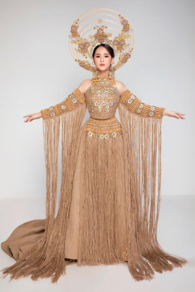 Bella[-]Vũ[-]Huyền[-]Diệu[-]đoạt[-]giải[-]trang[-]phục[-]về[-]Môi[-]trường[-]tại[-]cuộc[-]thi[-]Miss[-]Eco[-]Teen[-]International