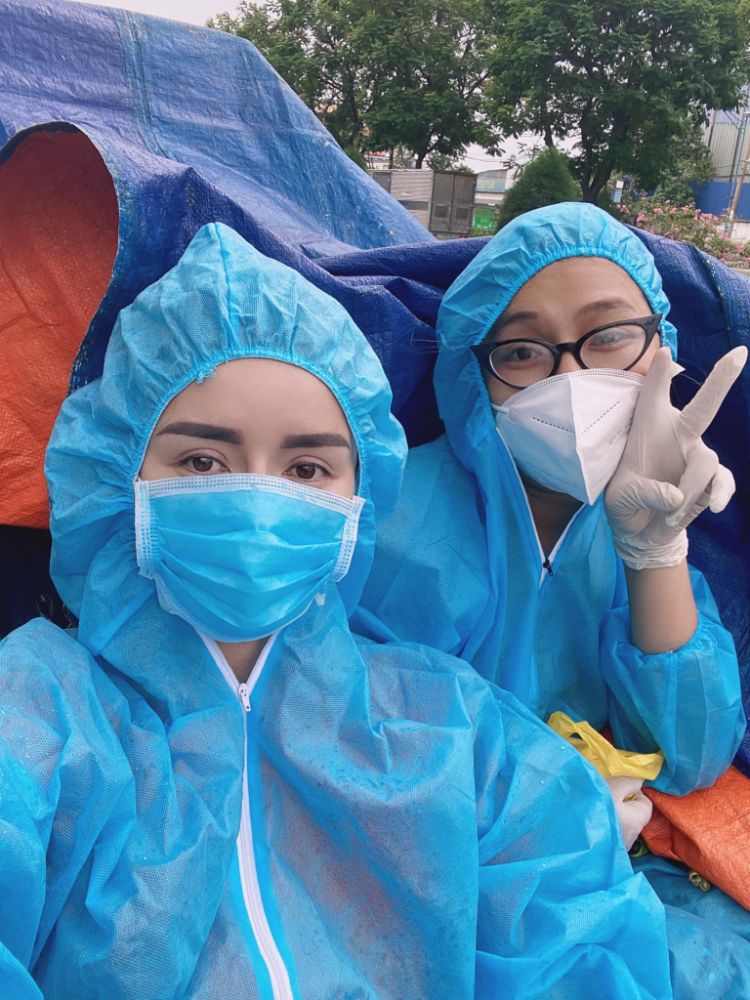 Hoa[-]hậu[-]Vicky[-]Chow:[-]"Tự[-]hào[-]vì[-]được[-]đóng[-]góp[-]trách[-]nhiệm[-]với[-]cộng[-]đồng"
