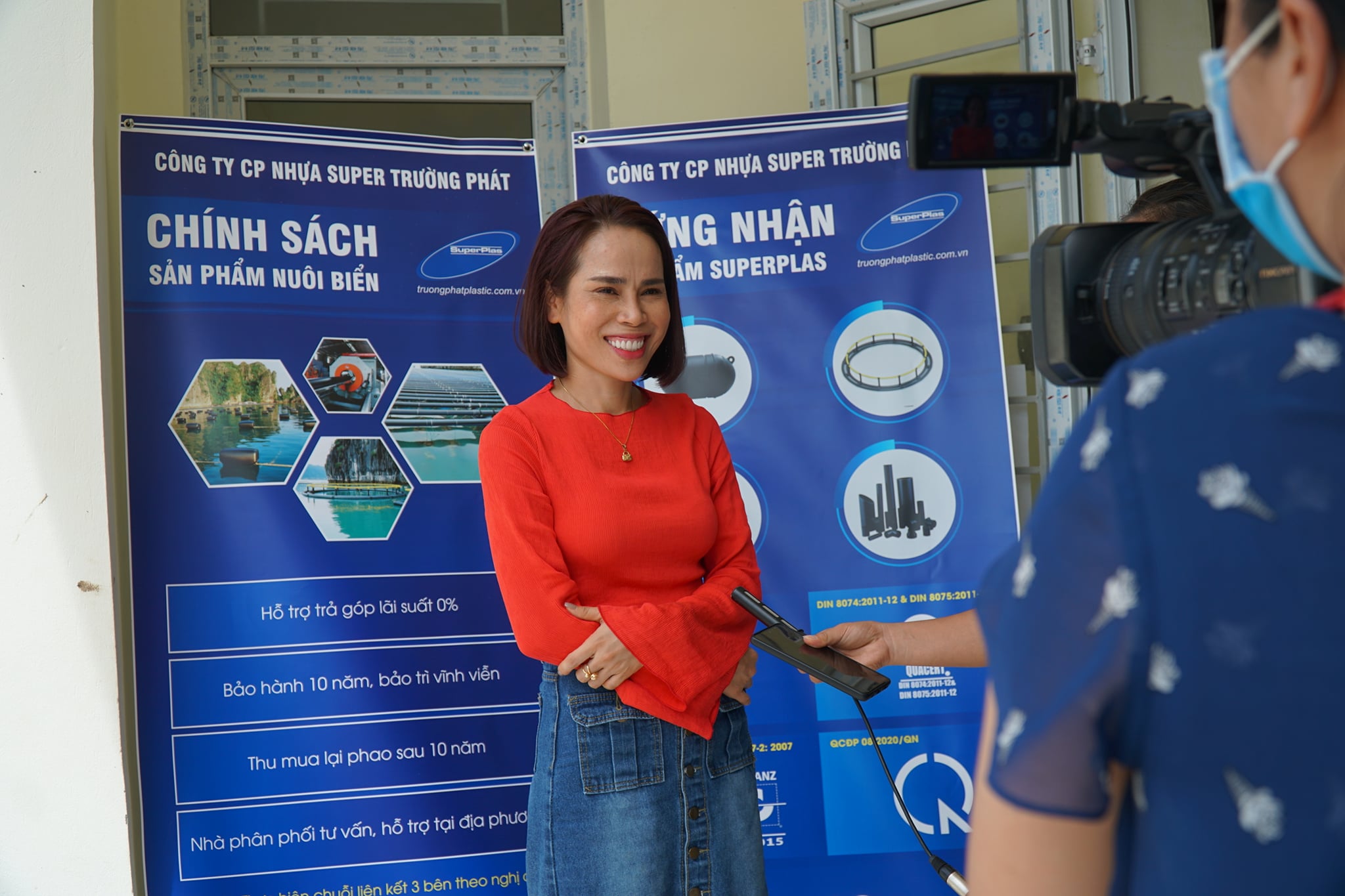 Gỡ[-]khó[-]chính[-]sách,[-]tạo[-]hành[-]lang[-]pháp[-]lý[-]thông[-]hành[-]cho[-]doanh[-]nghiệp