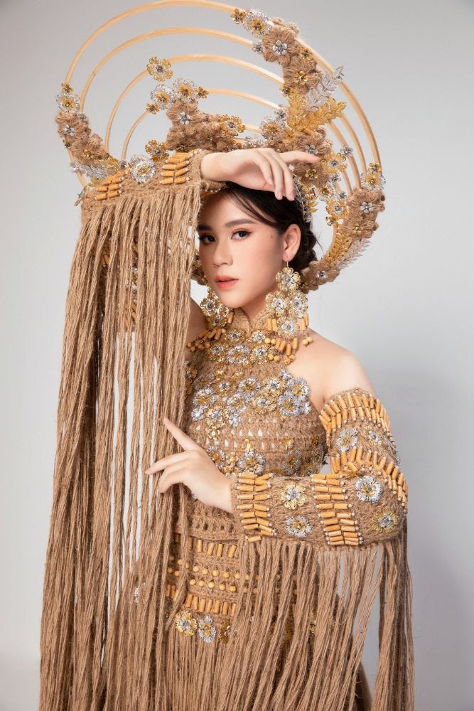Bella[-]Vũ[-]Huyền[-]Diệu[-]đoạt[-]giải[-]trang[-]phục[-]về[-]Môi[-]trường[-]tại[-]cuộc[-]thi[-]Miss[-]Eco[-]Teen[-]International