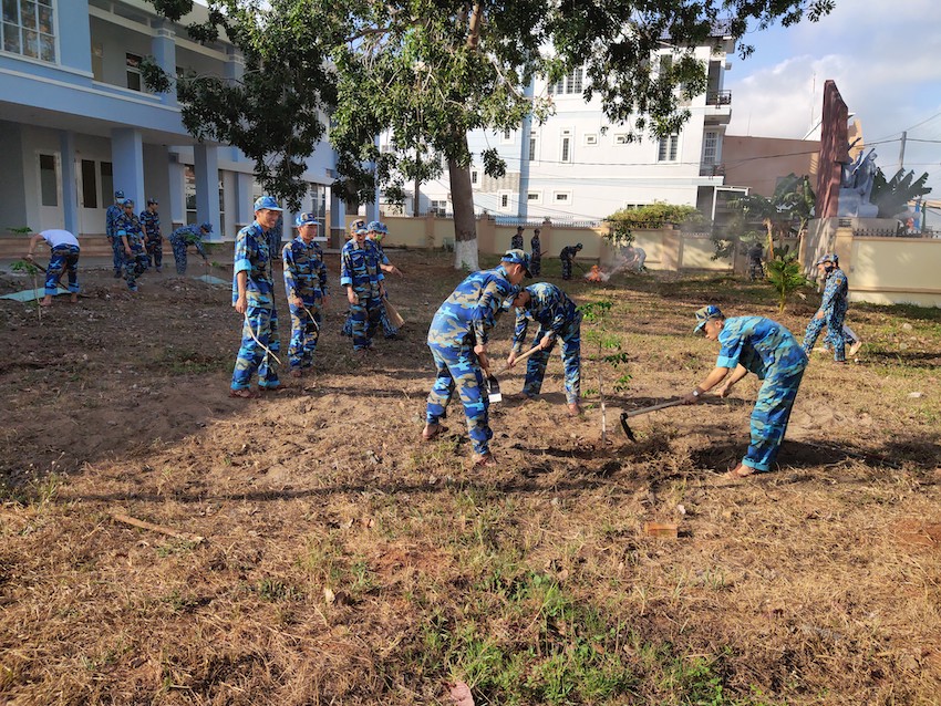 "Xanh,[-]sạch,[-]đẹp"[-]ở[-]Lữ[-]đoàn[-]tàu[-]săn[-]ngầm