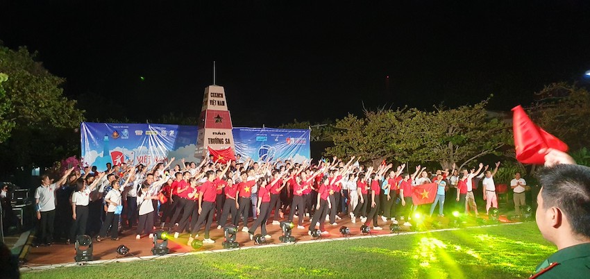Hội[-]Bảo[-]vệ[-]Thiên[-]nhiên[-]và[-]Môi[-]trường[-]TP.HCM[-]thăm[-]Quần[-]đảo[-]Trường[-]Sa[-]và[-]Nhà[-]giàn[-]DK