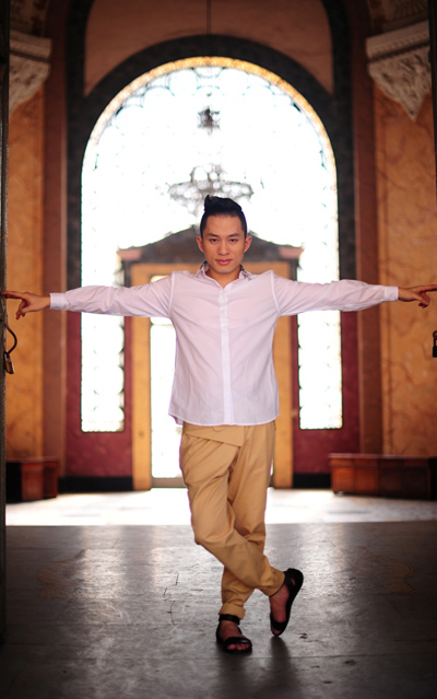 Ca[-]sĩ[-]Tùng[-]Dương:[-]Làm[-]sao[-]sống[-]được[-]bằng[-]nước[-]lã[-][-][-]khí[-]trời?