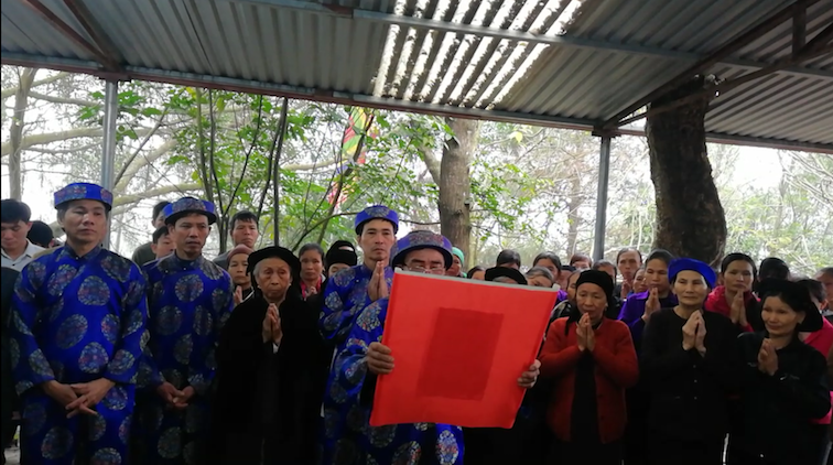 Vĩnh[-]Phúc:[-]Độc[-]đáo[-]lời[-]thề[-]giữ[-]rừng[-]"Ai[-]phá[-]rừng[-]thì[-]bị[-]trời[-]tru[-]đất[-]diệt!"