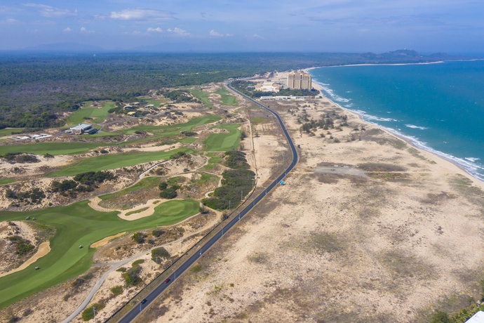 Nguồn[-]cơn[-]bùng[-]nổ[-]sân[-]golf[-]và[-]những[-]chuyện[-]cần[-]lo