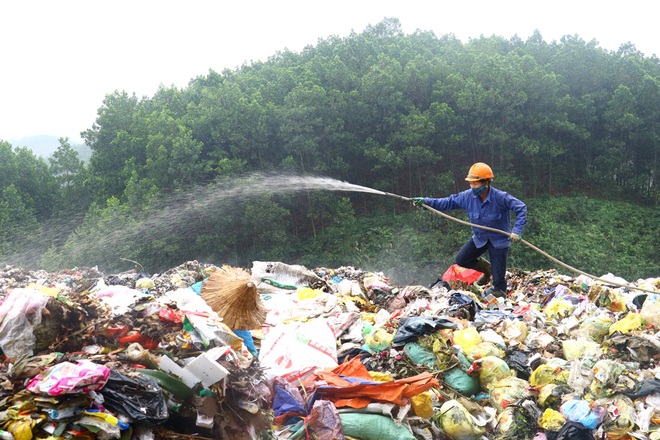 Người[-]đàn[-]ông[-]"yêu[-]rác[-]cháy[-]bỏng"[-]và[-]giấc[-]mơ[-]biến[-]rác[-]thành[-]tiền