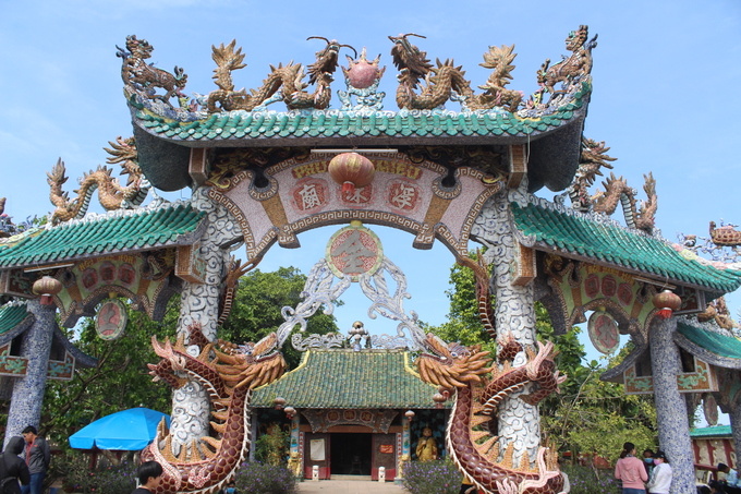Miếu[-]Nổi[-]-[-]địa[-]chỉ[-]tạ[-]lễ,[-]cầu[-]duyên[-]cuối[-]năm[-]của[-]người[-]Sài[-]Gòn