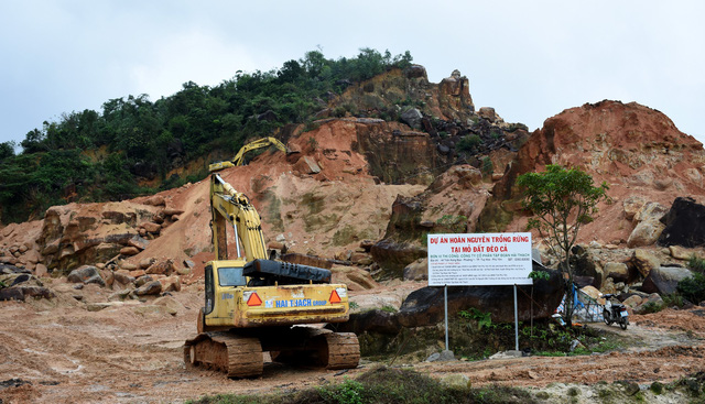 Phú[-]Yên[-]phạm[-]luật[-]khi[-]cho[-]phá[-]rừng[-]đặc[-]dụng[-]đèo[-]Cả[-]lấy[-]đất
