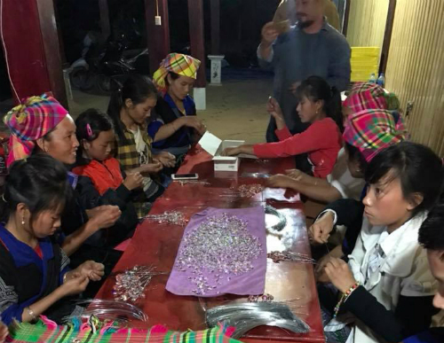 Tranh[-]cãi[-]về[-]triển[-]lãm[-]Mây[-]pha[-]lê[-]2018[-]ở[-]Mù[-]Cang[-]Chải