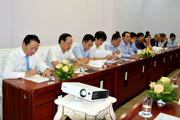 Một[-]số[-]hình[-]ảnh[-]Bộ[-]trưởng[-]Bộ[-]TN&MT[-]đến[-]thăm[-]và[-]làm[-]việc[-]với[-]Hội[-]Bảo[-]vệ[-]TN&MT[-]Việt[-]Nam