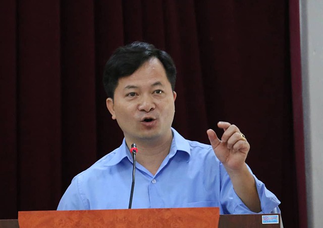 Cử[-]tri[-]bức[-]xúc[-]vì[-]liên[-]tục[-]bị[-]ngắt[-]lời[-]khi[-]nói[-]về[-]vụ[-]“xẻ[-]thịt”[-]rừng[-]Sóc[-]Sơn
