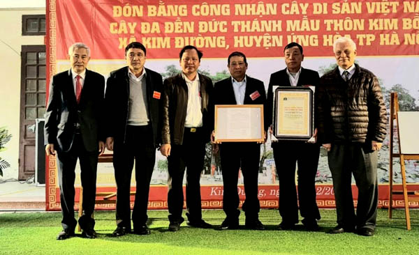 Lễ[-]đón[-]bằng[-]công[-]nhận[-]Cây[-]Di[-]sản[-]Việt[-]Nam[-]tại[-]huyện[-]Ứng[-]Hoà,[-]TP[-]Hà[-]Nội[-]