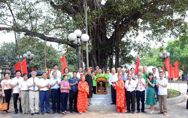 3[-]cây[-]cổ[-]thụ[-]trên[-]đất[-]“Tam[-]Hưng[-]Anh[-]Dũng”[-]được[-]công[-]nhận[-]Cây[-]Di[-]sản[-]Việt[-]Nam[-]vào[-]ngày[-]chiến[-]thắng[-]Điện[-]Biên[-]Phủ