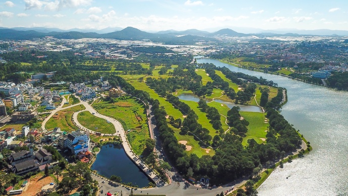 Nguồn[-]cơn[-]bùng[-]nổ[-]sân[-]golf[-]và[-]những[-]chuyện[-]cần[-]lo