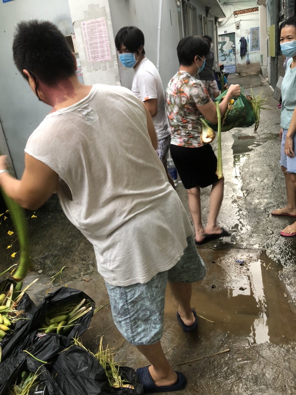 Ám[-]lòng[-]chuyến[-]cứu[-]trợ[-]"Thần[-]Tốc"[-]của[-]Nhà[-]Chùa