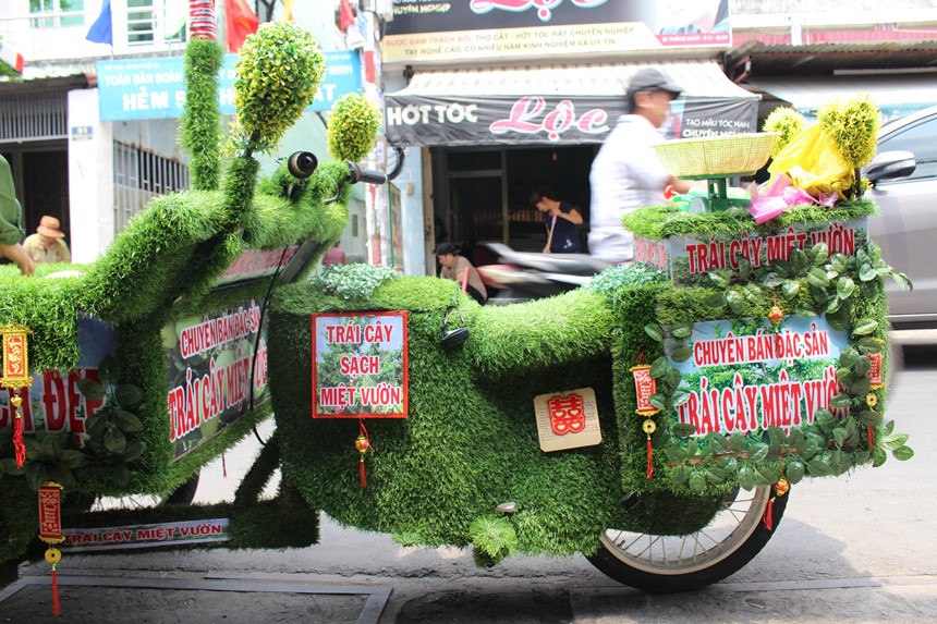 Xe[-]bán[-]trái[-]cây[-]‘độc[-]nhất[-]vô[-]nhị'[-]giữa[-]Sài[-]Gòn