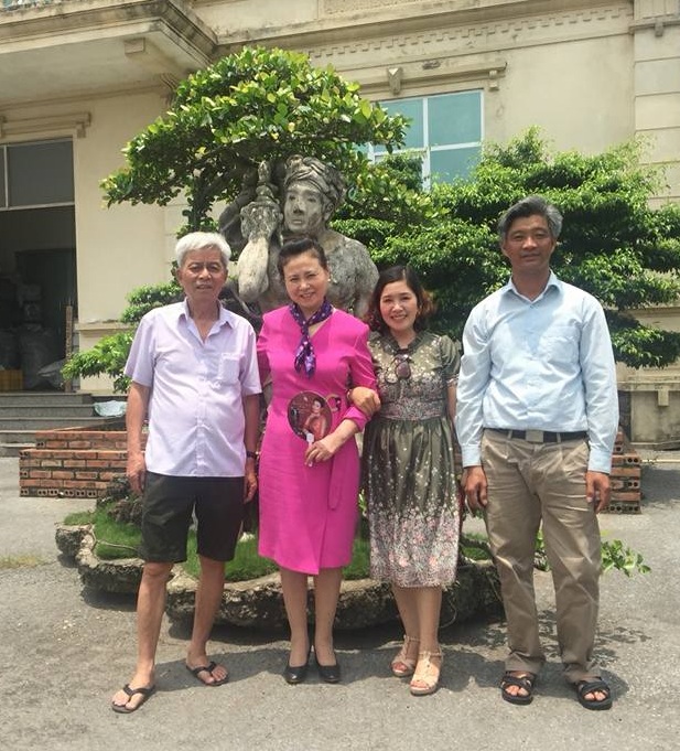 Xôn[-]xao[-]2[-]kiệt[-]tác[-]hiếm[-]có[-]khó[-]tìm[-]trình[-]làng[-]cây[-]ở[-]Thủ[-]đô