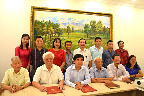 Trường[-]Đào[-]tạo,[-]bồi[-]dưỡng[-]cán[-]bộ[-]tài[-]nguyên[-]và[-]môi[-]trường[-]và[-]VACNE[-]hợp[-]tác[-]đào[-]tạo[-]bồi[-]dưỡng[-]về[-]Bảo[-]vệ[-]môi[-]trường
