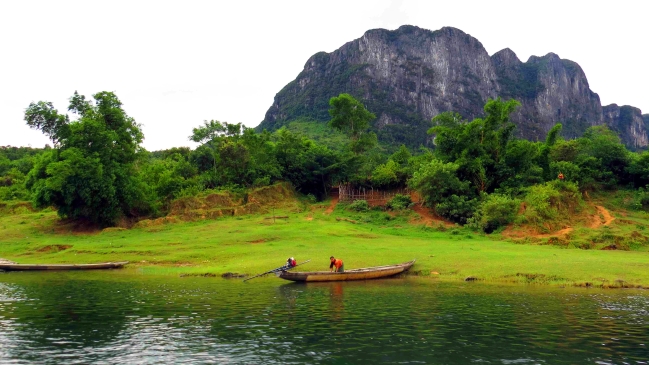 Có[-]một[-]dòng[-]sông[-]được[-]sinh[-]tồn