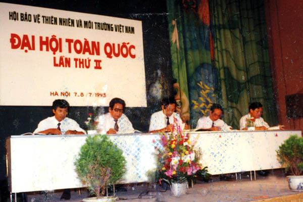 Nhìn[-]lại[-]các[-]kì[-]đại[-]hội[-]của[-]TƯ[-]Hội[-]bảo[-]vệ[-]thiên[-]nhiên[-]và[-]môi[-]trường[-]Việt[-]Nam
