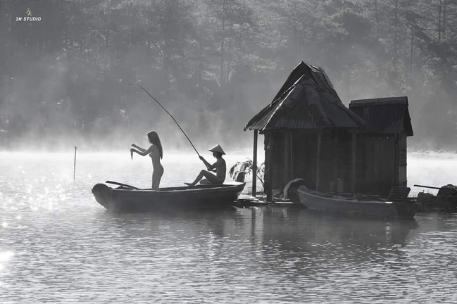 Ý[-]kiến[-]trái[-]chiều[-]về[-]bộ[-]ảnh[-]nude[-]100%[-]ở[-]Đà[-]Lạt